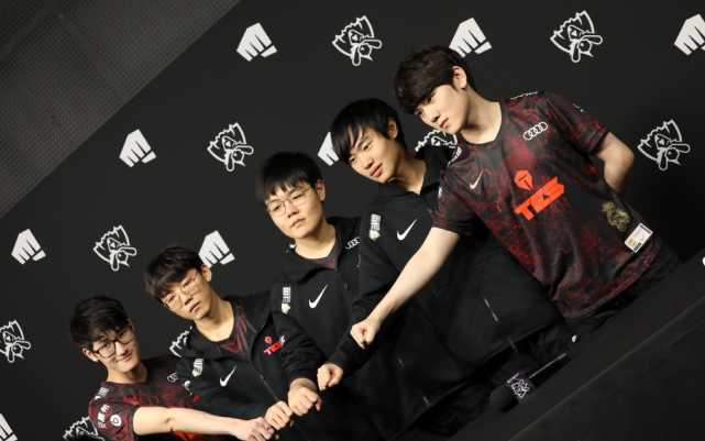 混双比赛中 混双比赛中