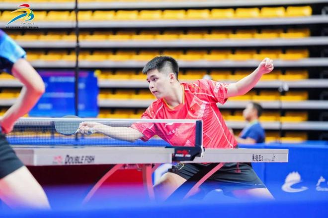 通过更为严 通过更为严