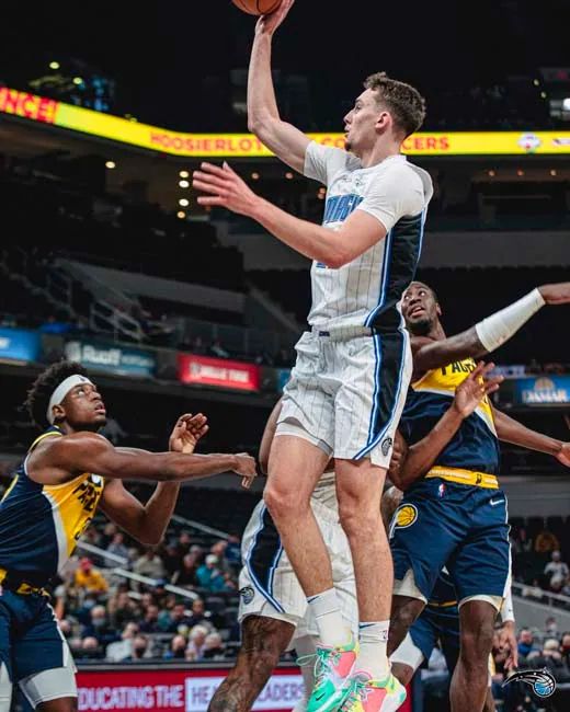 旧受制于比 旧受制于比