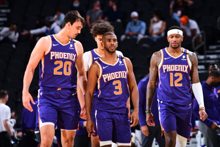 扑克中的经典决策（牌局中的经典抉择）